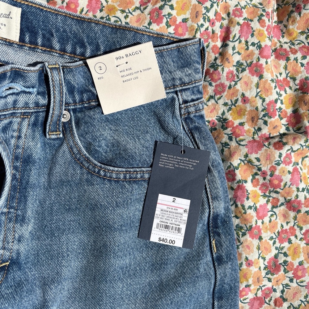 Universal Thread Heart Jeans - Picture 5 of 5